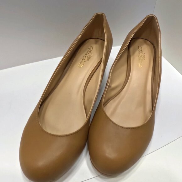 JOURNEE COLLECTION WEDGE HEEL WOMEN SHOE SIZE 7 TAN COLOR - Picture 1 of 4